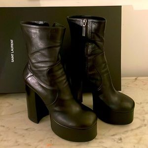 YSL Canguro Anilina Nero sz40/sz10